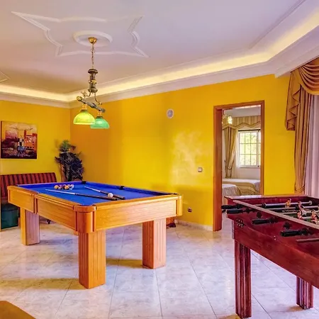 Belo Horizonte By * Porches (Algarve)