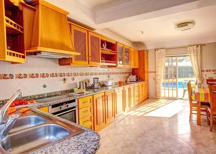 Belo Horizonte By * Porches (Algarve)